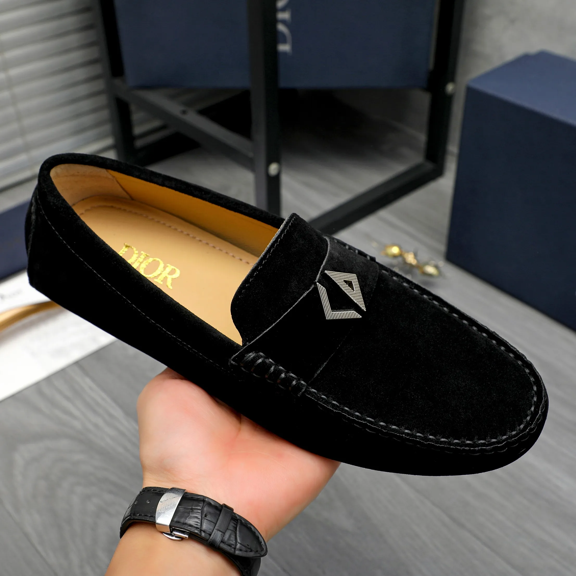 Men's shoes 💰p420 Product trademark: Dior "Dior" casual slip-on men's shoes Regular size: 38-44 Product materials: Selected frosted cowhide upper, sheepskin lining, rubber outsole
